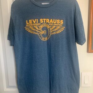 Levi's Men's Blue Tee with Yellow Graphic
